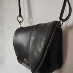leather-Handbag